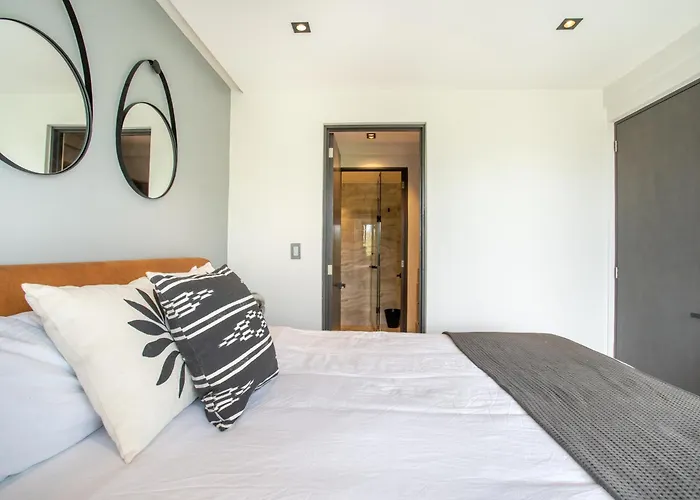 Nowness Apartahotel 4*